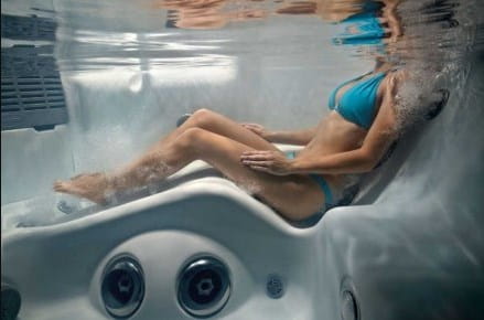 JACUZZI J-235 vírivka 213,5x213,5 cm, pre 6 osôb, 35 trysiek, s termokrytom, s osvetlením, platinum/silverwood J235+903003210 Obrázek - fotka