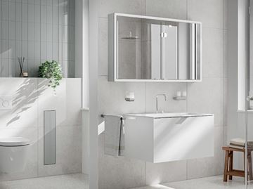 EMCO PRIME SLIM zrkadlová skrinka vstavaná 80x70x14, 4 cm, osvetlenie s reguláciou stmievania a teploty svetla, s vypínačom a el. zásuvkou, hliník, zadná stena biele sklo  949708304 Obrázek - fotka