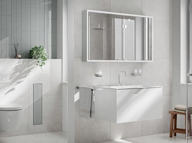 EMCO PRIME SLIM zrkadlová skrinka vstavaná 120x70x14, 4 cm, osvetlenie s reguláciou stmievania a teploty svetla, s vypínačom a el. zásuvkou, hliník, zadná stena biele sklo  949708306 Obrázek - fotka