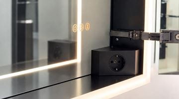 EMCO PRIME SLIM zrkadlová skrinka vstavaná 160x70x14, 4 cm, osvetlenie s reguláciou stmievania a teploty svetla, s vypínačom a el. zásuvkou, čierna, zadná stena zrkadlo 949713509 Obrázek - fotka