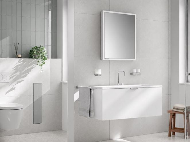 EMCO PRIME SLIM zrkadlová skrinka vstavaná 60x70x14, 4 cm, osvetlenie s reguláciou stmievania a teploty svetla, s vypínačom a el. zásuvkou, pánty vpravo, hliník, zadná stena zrkadlo 949708202 Obrázek - fotka