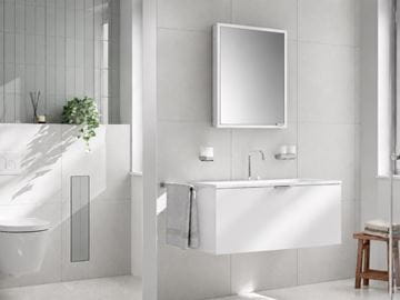 EMCO PRIME SLIM zrkadlová skrinka vstavaná 60x70x14, 4 cm, osvetlenie s reguláciou stmievania a teploty svetla, s vypínačom a el. zásuvkou, pánty vľavo, hliník, zadná stena zrkadlo 949708201 Obrázek - fotka