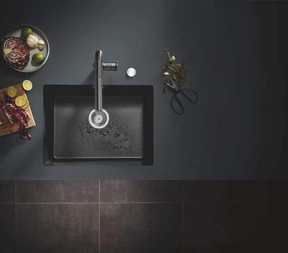 GROHE ESSENCE NEW drezová batéria, s flexi ramienkom a sprškou, supersteel 30294DC0 Obrázek - fotka