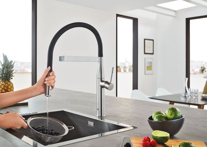 GROHE ESSENCE NEW drezová batéria, s flexi ramienkom a sprškou, supersteel 30294DC0 Obrázek - fotka
