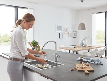 GROHE BLUE HOME drezová elektronická batéria, s vyťahovacou koncovkou, s filtračným a chladiacim zariadením, Bluetooth, napájanie zo siete, supersteel 31539DC0 Obrázek - fotka