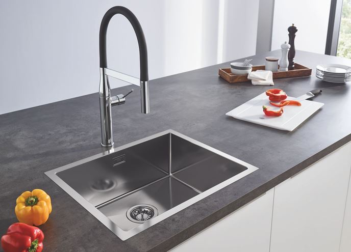 GROHE ESSENCE NEW drezová batéria, s flexi ramienkom a sprškou, chróm 30294000 Obrázek - fotka