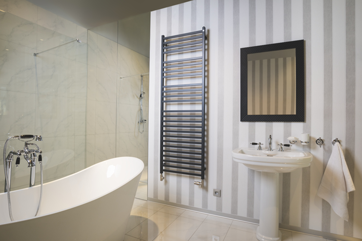 ZEHNDER VISION kúpeľňový radiátor 600/1432, vonkajšie pripojenie, chróm QVC-140-060 Obrázek - fotka