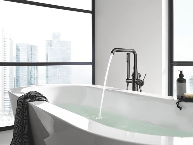 GROHE ESSENCE NEW vaňová batéria na podlahu, so sprchovou súpravou, s prepínačom, brúsený hard graphite 25248AL1 Obrázek - fotka