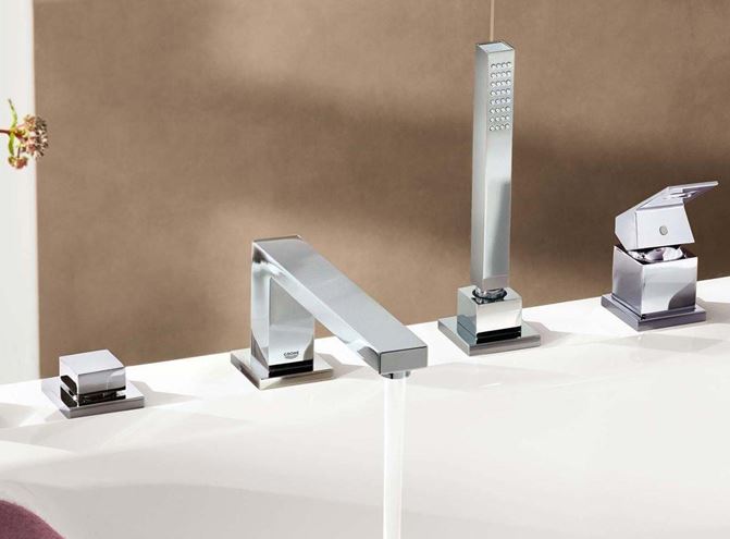 GROHE EUROCUBE batéria na okraj vane, 4-otvorová, s prepínačom, so sprchovou súpravou, chróm 19897001 Obrázek - fotka