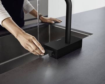 HANSGROHE AQUNO SELECT M81 drezová batéria, s vyťahovacou koncovkou a plochou spŕškou, matná čierna 73836670 Obrázek - fotka