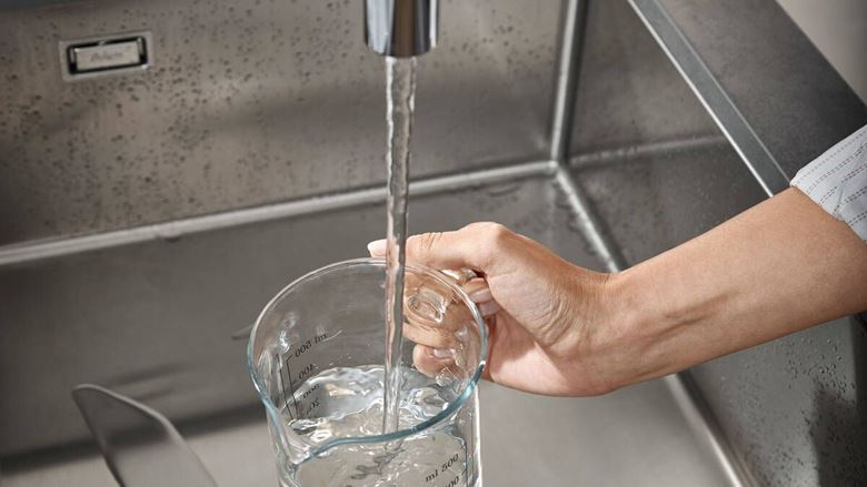 HANSGROHE METRIS M71 drezová batéria, s vyťahovacou sprškou, chróm 14820000 Obrázek - fotka