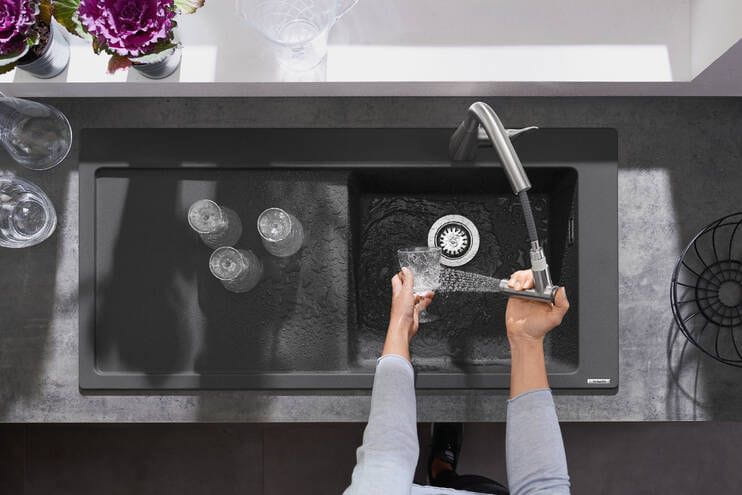 HANSGROHE METRIS M71 drezová batéria, s vyťahovacou sprškou, sBox, nerez 73800800 Obrázek - fotka
