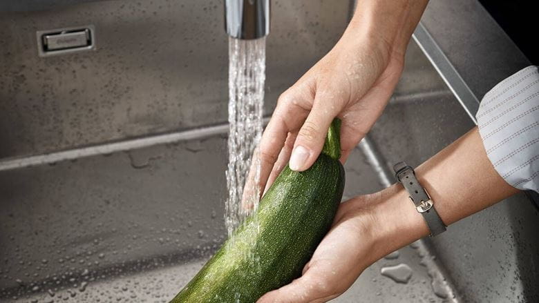 HANSGROHE METRIS SELECT M71 drezová batéria, s vyťahovacou sprškou, sBox, kartáčovaný čierny chróm 73818340 Obrázek - fotka