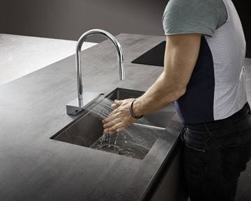 HANSGROHE AQUNO SELECT M81 drezová batéria, s vyťahovacou sprškou a plochým sprchovacím prúdom, chróm 73837000 Obrázek - fotka