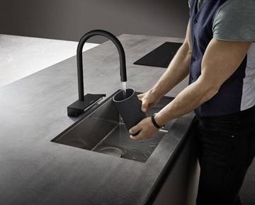 HANSGROHE AQUNO SELECT M81 drezová batéria, s vyťahovacou sprškou a plochým sprchovacím prúdom, matná čierna 73837670 Obrázek - fotka