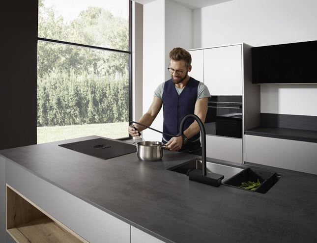 HANSGROHE AQUNO SELECT M81 drezová batéria, s vyťahovacou sprškou a plochým sprchovacím prúdom, matná čierna 73837670 Obrázek - fotka