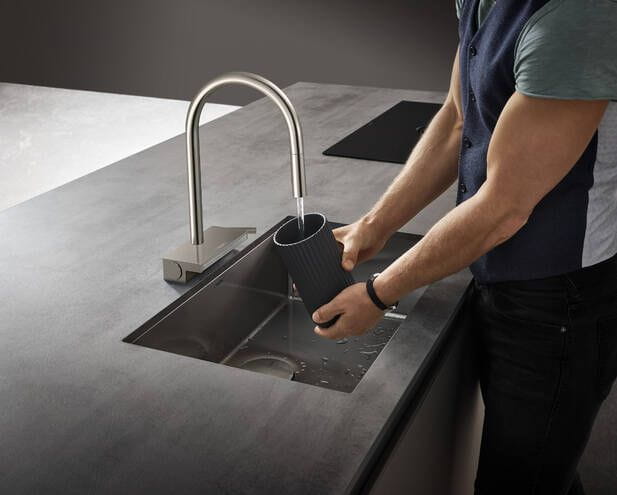 HANSGROHE AQUNO SELECT M81 drezová batéria, s vyťahovacou sprškou a plochým sprchovacím prúdom, nerez 73837800 Obrázek - fotka