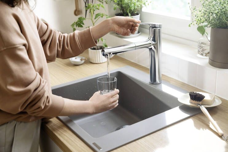 HANSGROHE ZESIS M33 drezová batéria, s vyťahovacou sprškou, chróm 74801000 Obrázek - fotka