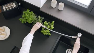 HANSGROHE ZESIS M33 drezová batéria, s vyťahovacou sprškou, sBox lite, nerez 74803800 Obrázek - fotka