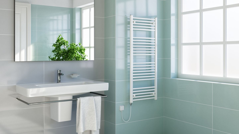 KORADO KORALUX LINEAR COMFORT - E kúpeľňový radiátor 900/600, s vykurovacou tyčou, biela RAL9016 KLT-090060-00E10 Obrázek - fotka
