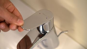 HANSGROHE FOCUS umývadlová stojanková batéria, s odtokovou súpravou, EcoSmart, chróm 31730000 Obrázek - fotka
