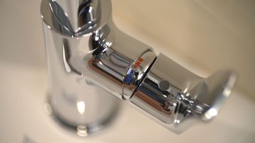 HANSGROHE METRIS umývadlová stojanková batéria, s odtokovou súpravou, EcoSmart, chróm 31087000 Obrázek - fotka