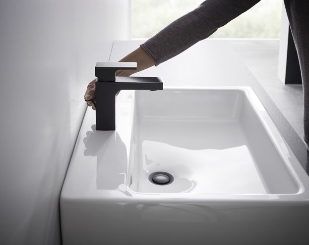HANSGROHE VERNIS SHAPE umývadlová stojanková batéria, s odtokovou súpravou, EcoSmart, matná čierna 71561670 Obrázek - fotka