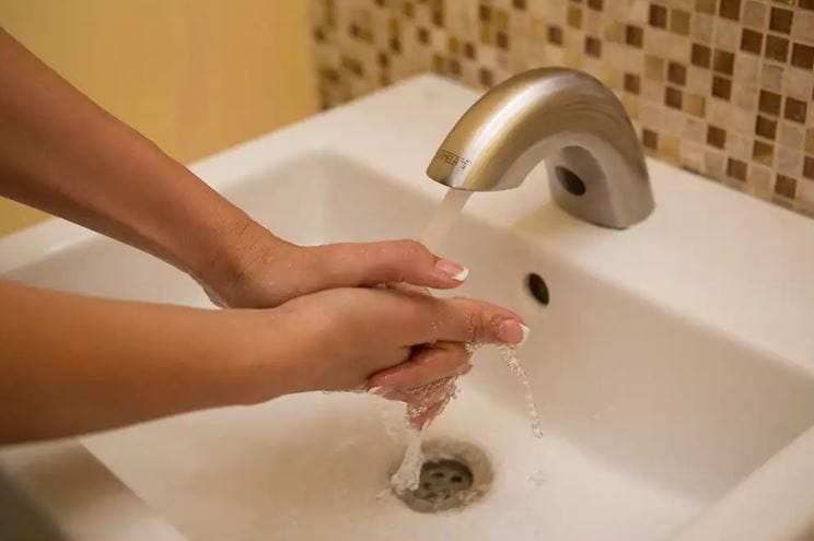 SANELA umývadlová senzorová batéria pre jednu vodu, napájanie z batérie, nerez SLU 45B Obrázek - fotka