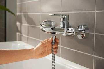 HANSGROHE REBRIS E vaňová nástenná batéria, s prepínačom, chróm 72450000 Obrázek - fotka