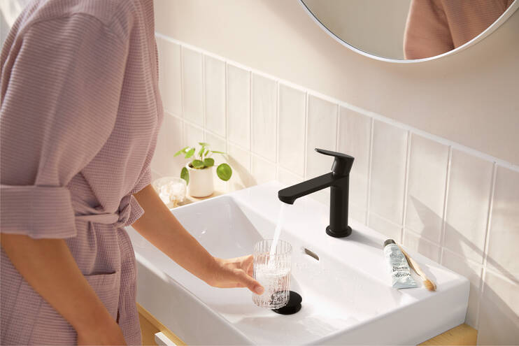 HANSGROHE REBRIS S umývadlová stojanková batéria, CoolStart, EcoSmart, matná čierna 72520670 Obrázek - fotka