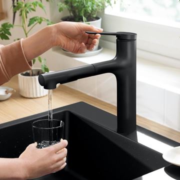 HANSGROHE ZESIS M33 drezová batéria, s vyťahovacou sprškou, matná čierna 74801670 Obrázek - fotka