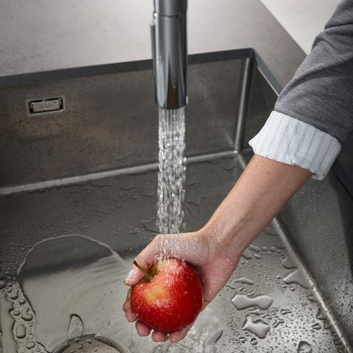 HANSGROHE AQUNO SELECT M81 drezová batéria, s vyťahovacou sprškou a plochým sprchovacím prúdom, chróm 73837000 Obrázek - fotka