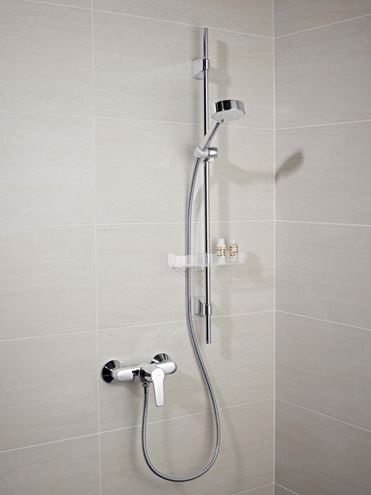 HANSA BASICJET sprchová súprava 4-dielna, ručná sprcha pr. 95 mm, 3 prúdy, tyč, hadica, mydelnička, Eco, chróm 44780133 Obrázek - fotka