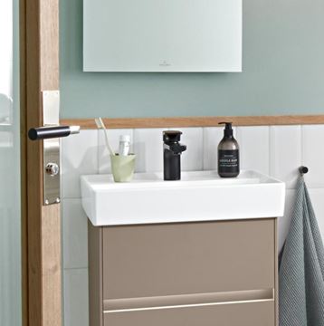 VILLEROY & BOCH COLLARO umývadlo 50 cm, s otvorom pre batériu a prepadom, alpská biela 43345001 Obrázek - fotka