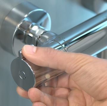 HANSGROHE CROMETTA VARIO sprchový set s termostatickou batériou, ručná sprcha s 2 prúdmi, tyč, hadica, biela/chróm 27812400 Obrázek - fotka