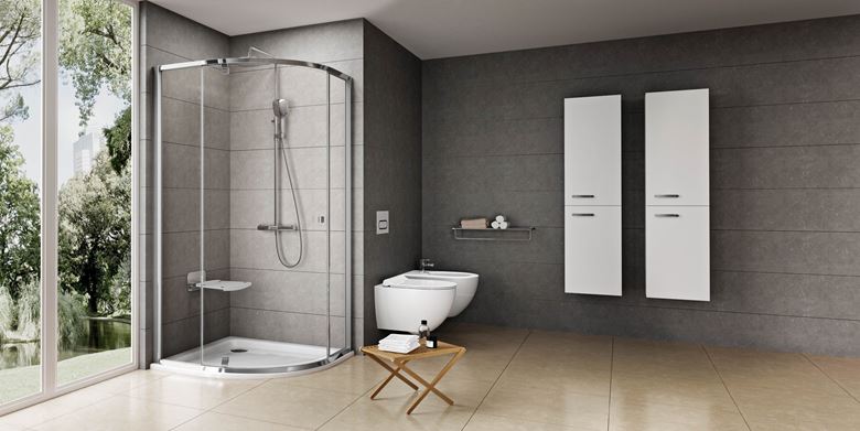 RAVAK PIVOT PSKK3 100 sprchovací kút 100x100 cm, R500, pivotové dvere, chróm lesk / sklo transparent 376AAC00Z1 Obrázek - fotka
