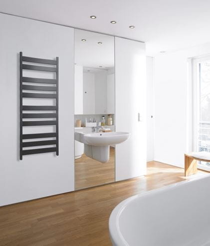 ZEHNDER ZETA kúpeľňový radiátor 1600/600, bočné pripojenie, čierna RAL9005 ZET-160-060-9205 Obrázek - fotka