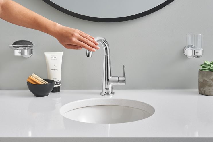 GROHE ESSENTIALS nástenný pohárik, sklo, chróm 40447001 Obrázek - fotka