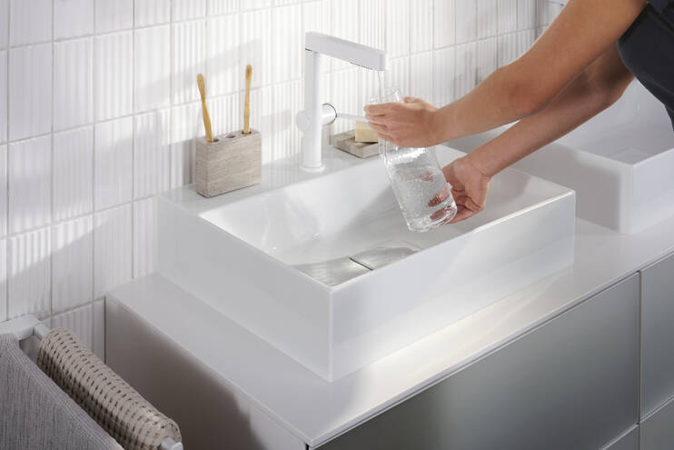 HANSGROHE FINORIS umývadlová stojanková batéria, s vyťahovacou sprškou a odtokovou súpravou, EcoSmart, matná biela 76063700 Obrázek - fotka