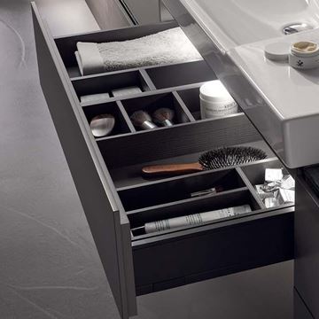 GEBERIT XENO2 priehradka do zásuvky 323x150x62mm, rozdelenie v tvare H, pre hornú zásuvku, šedá scultura/melamín štruktúra dreva 500.526.00.1 Obrázek - fotka