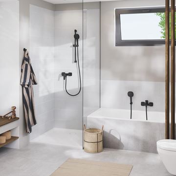 GROHE CUBEO vaňová nástenná batéria, s prepínačom, so sprchovou súpravou, matte black 1018142430 Obrázek - fotka