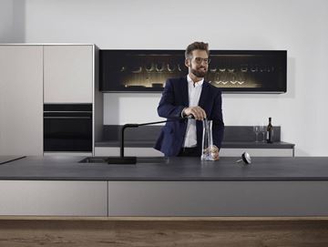 HANSGROHE AQUNO SELECT M81 drezová batéria, s vyťahovacou koncovkou a plochou spŕškou, sBox, EcoSmart, matná čierna 73830670 Obrázek - fotka